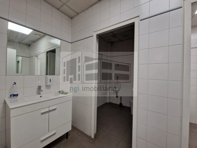 Loja para Arrendamento em Santa Iria de Azoia, São João da Talha e Bobadela Foto 11