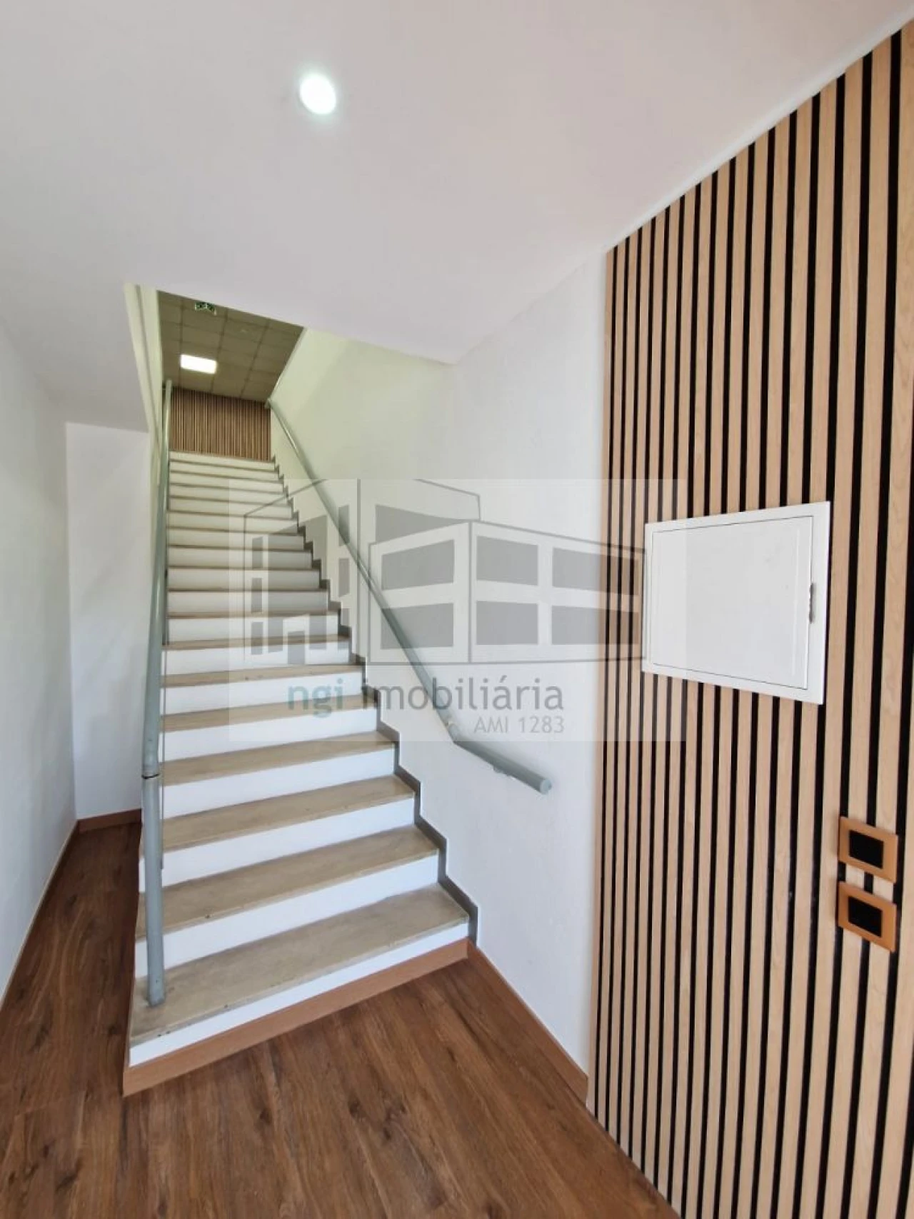 Loja para Arrendamento em Santa Iria de Azoia, São João da Talha e Bobadela Foto 13