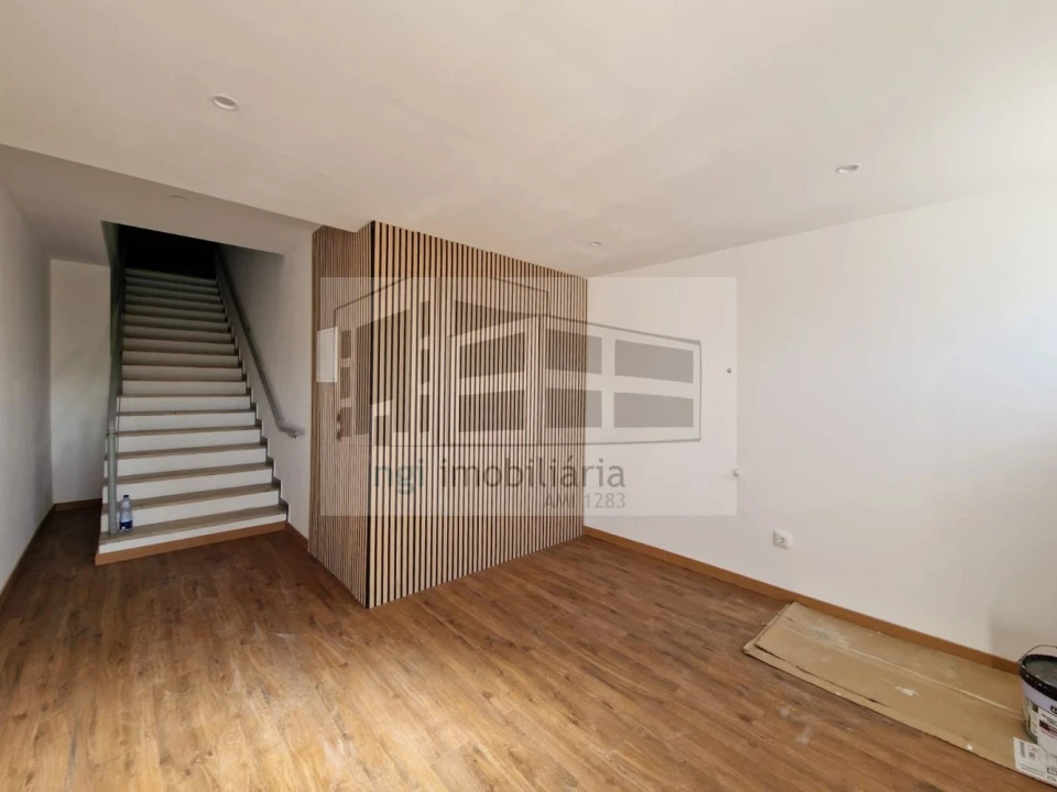 Loja para Arrendamento em Santa Iria de Azoia, São João da Talha e Bobadela Foto 18