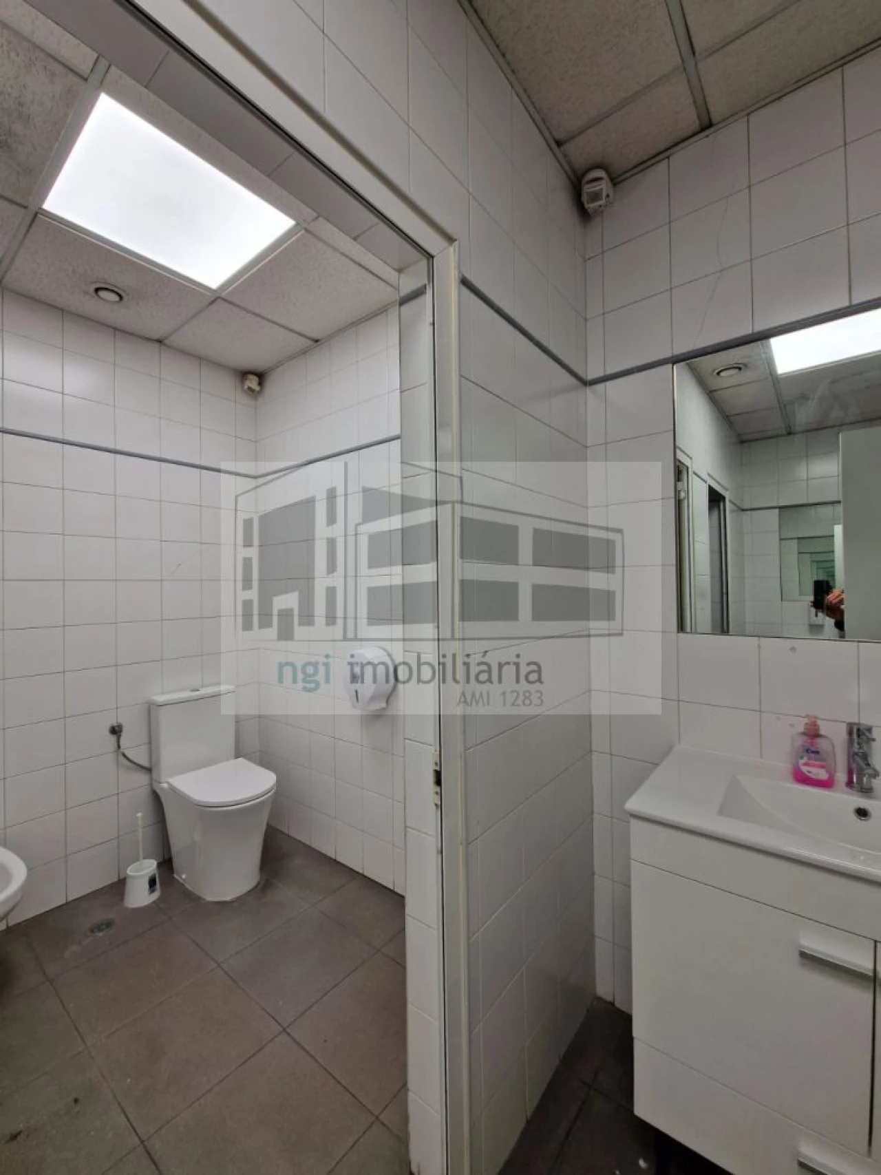 Loja para Arrendamento em Santa Iria de Azoia, São João da Talha e Bobadela Foto 10