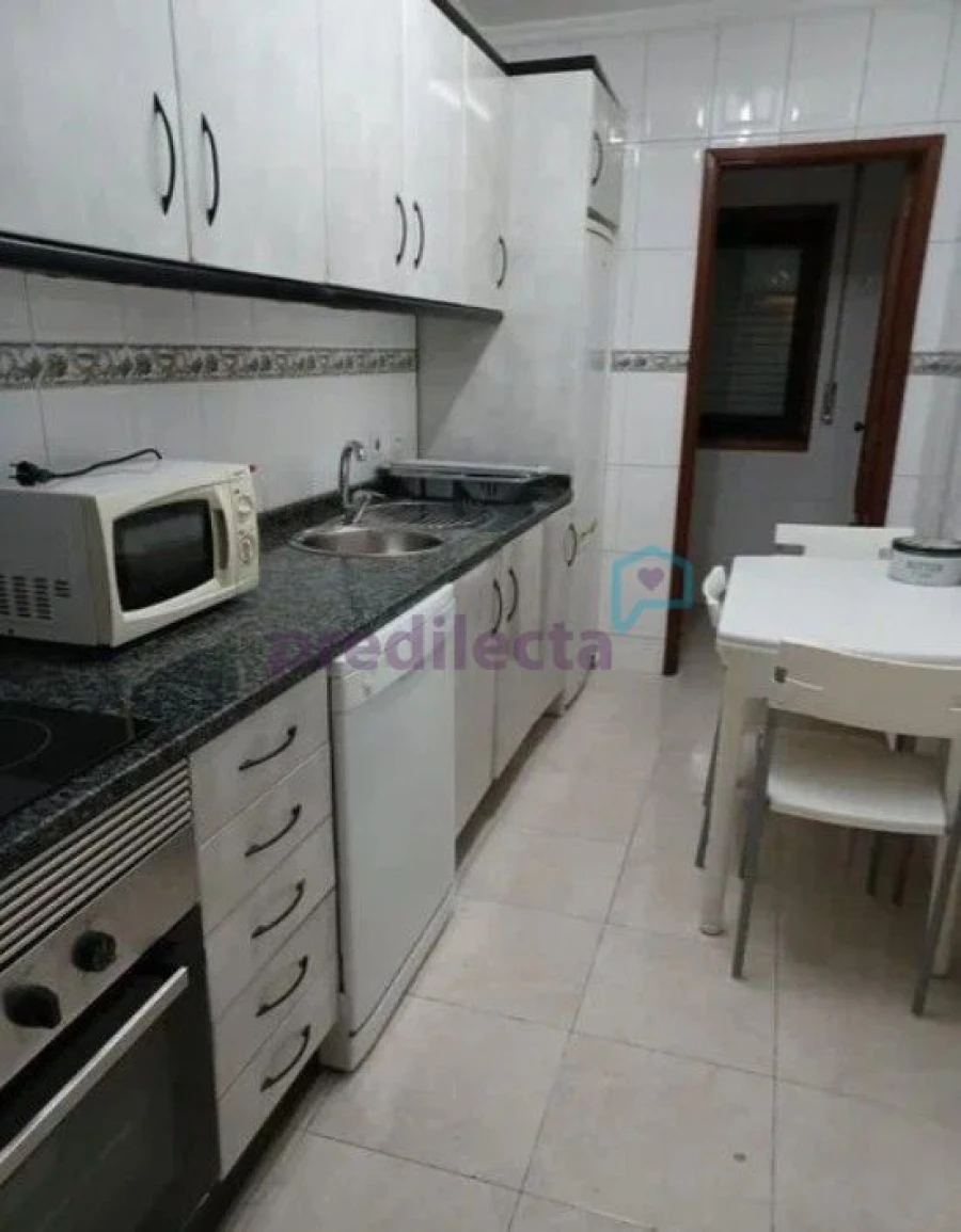 Apartamento T1 para Arrendamento em Paranhos Foto 5