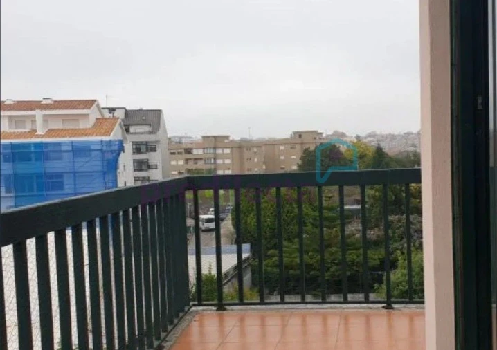 Apartamento T1 para Arrendamento em Paranhos Foto 4