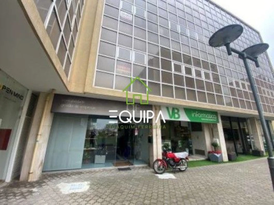 Loja para Venda em Santo Tirso, Couto (Santa Cristina e São Miguel) e Burgães Foto 6