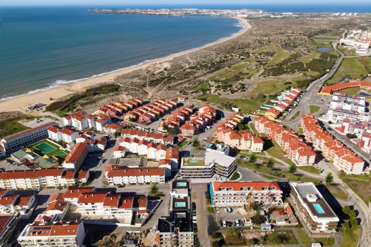 Apartamento T2 para Venda em Atouguia da Baleia Foto 2