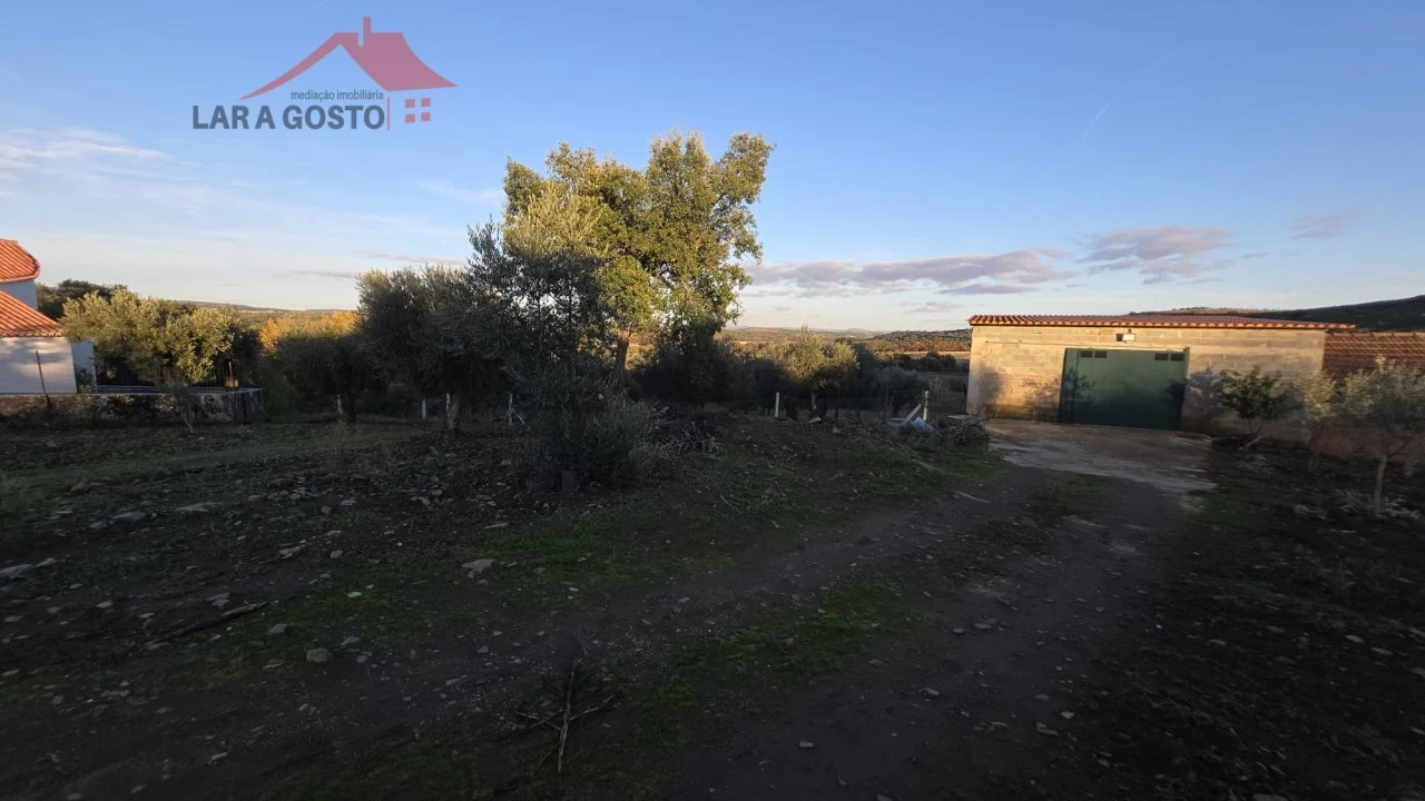 Quinta T2 para Venda em Vinhas Foto 1