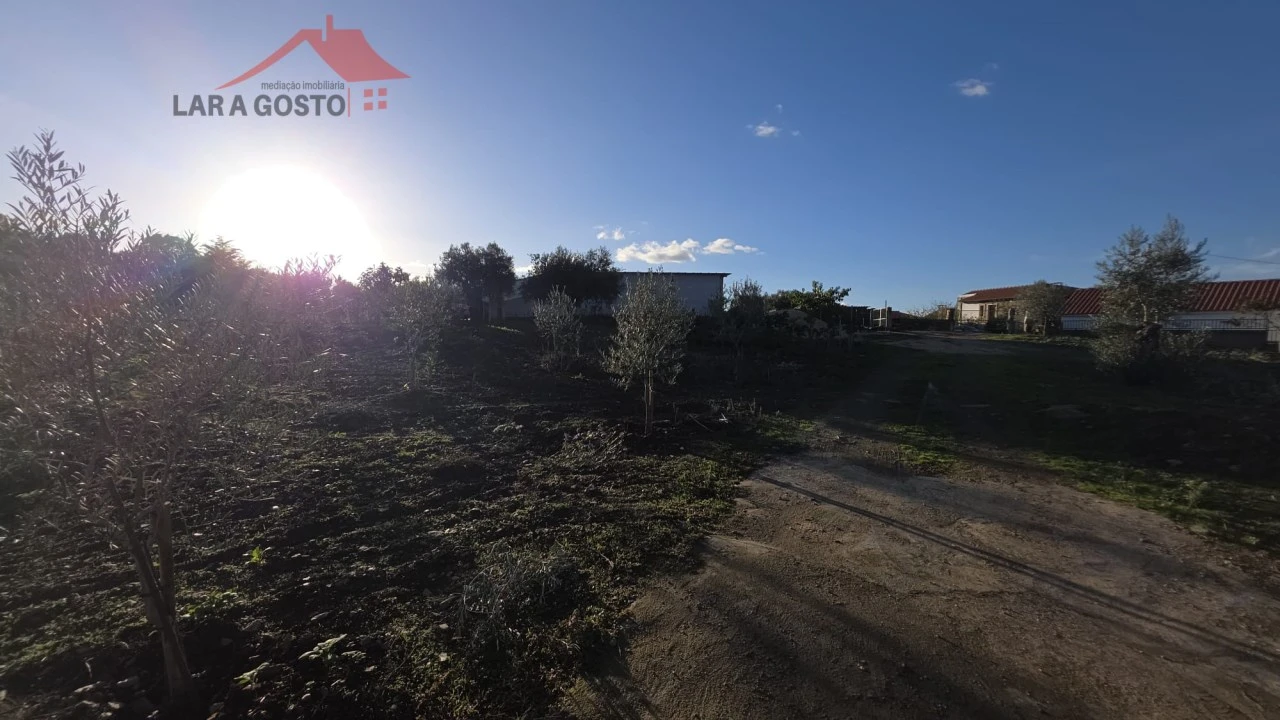 Quinta T2 para Venda em Vinhas Foto 25