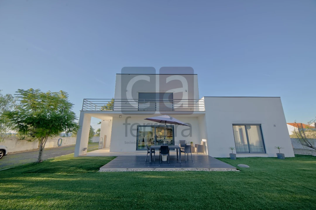 Moradia T4 para Venda em Alpiarça Foto 1