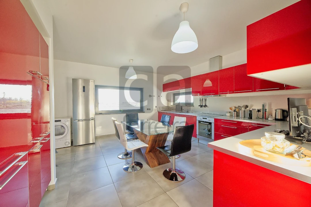 Moradia T4 para Venda em Alpiarça Foto 3