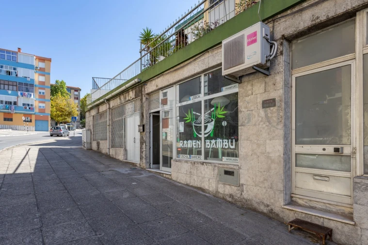 Loja para Arrendamento em Alto do Seixalinho, Santo André e Verderena Foto 17