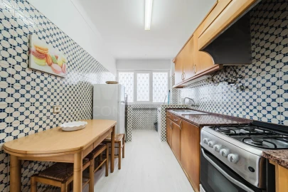 Apartamento T2 para Arrendamento em Ferrel