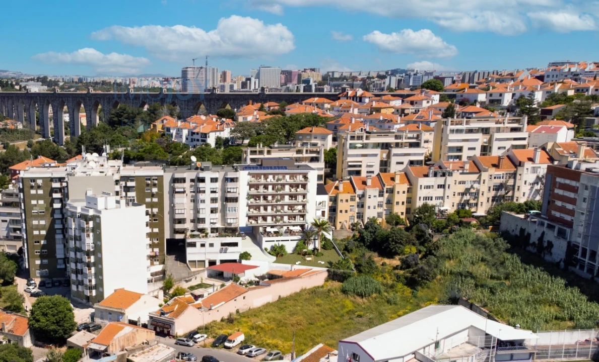 Apartamento T1 para Venda em Campolide Foto 27