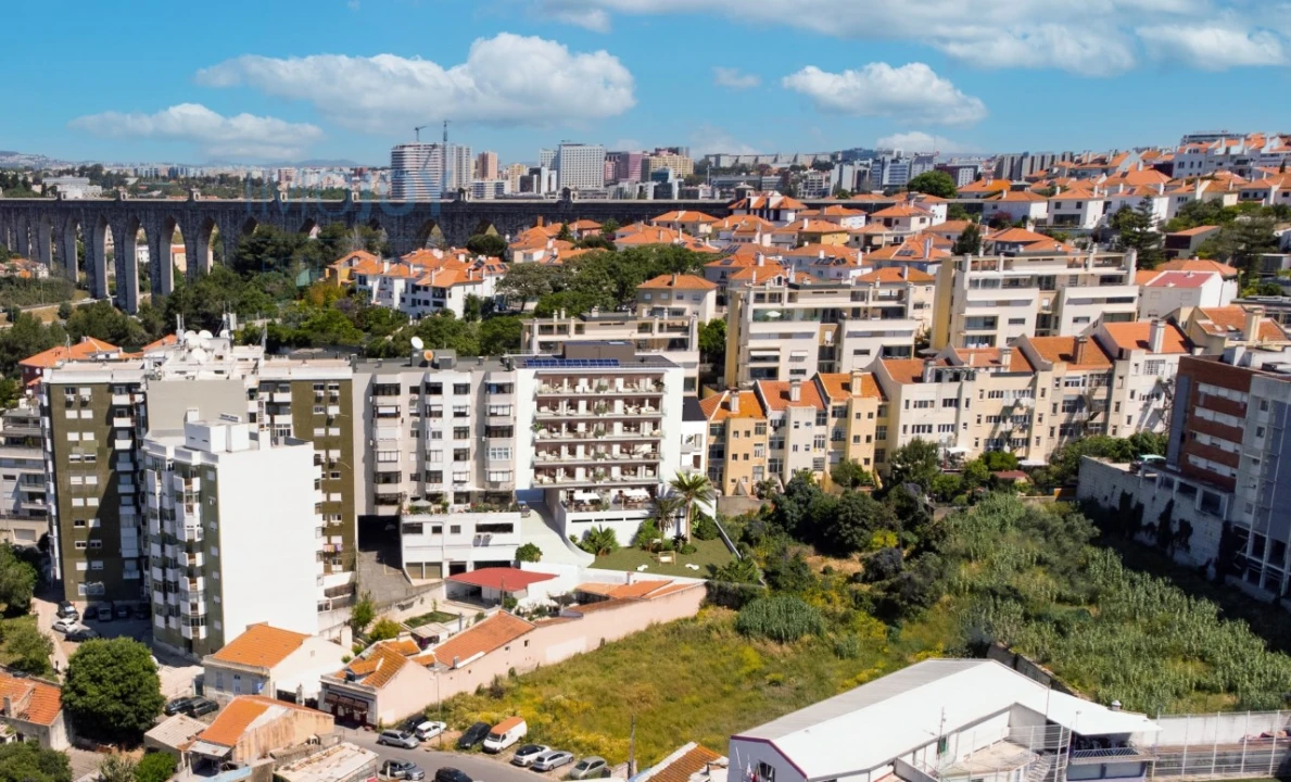 Apartamento T3 para Venda em Campolide Foto 27
