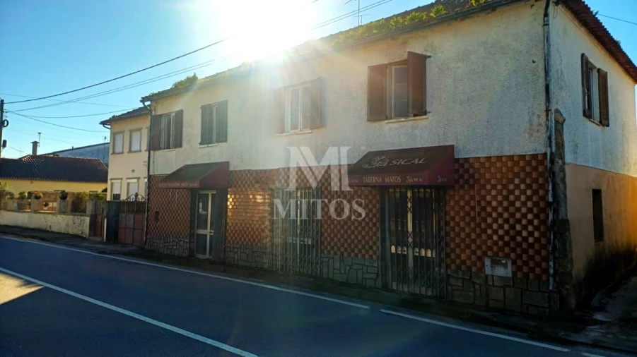 Moradia T4 para Venda em Mujães Foto 3