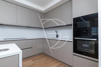 Apartamento T3 para Venda em Aldoar, Foz do Douro e Nevogilde