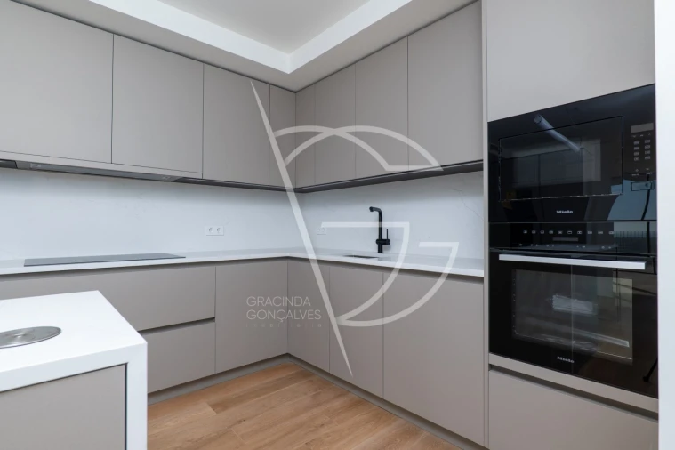 Apartamento T3 para Venda em Aldoar, Foz do Douro e Nevogilde Foto 14