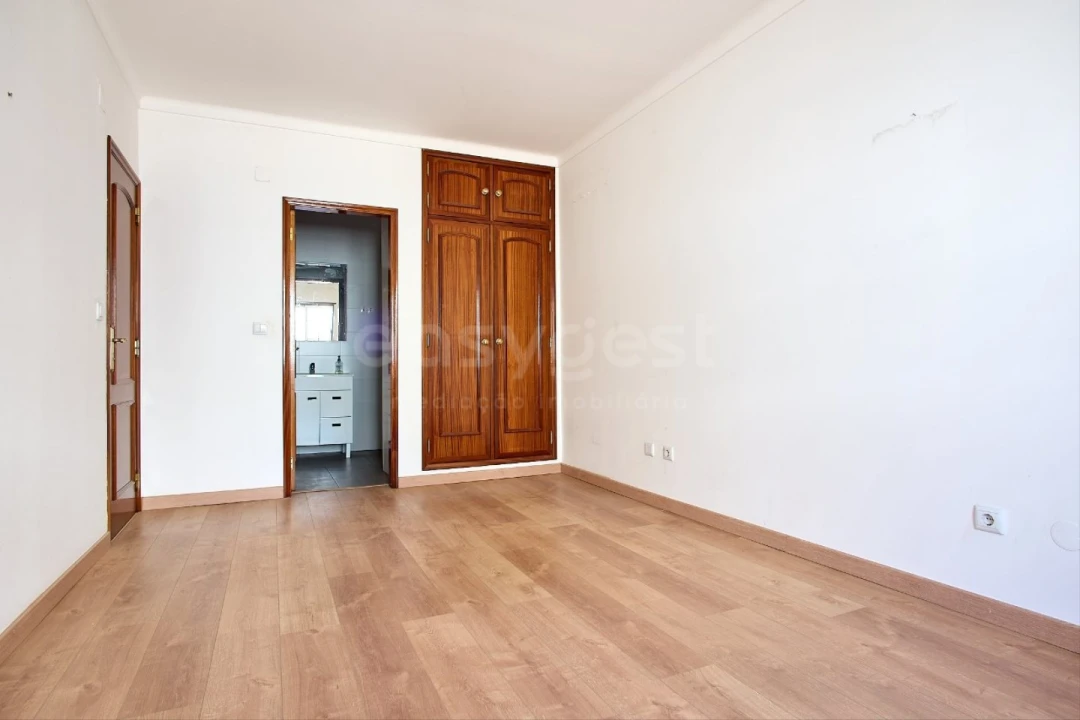Apartamento T2 para Venda em Vila Real de Santo Antonio Foto 13