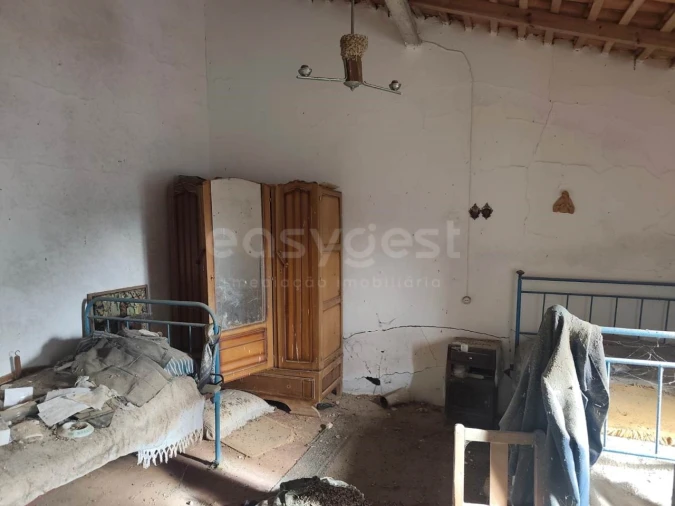 Moradia T1 para Venda em Aldeia dos Fernandes Foto 18