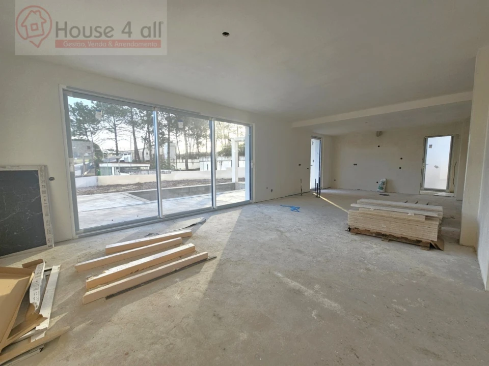 Moradia T4 para Venda em Santa Maria, São Pedro e Sobral da Lagoa Foto 8