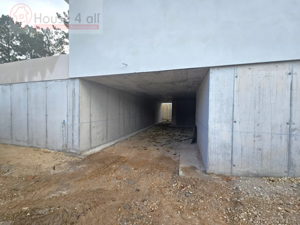 Moradia T4 para Venda em Santa Maria, São Pedro e Sobral da Lagoa Foto 25