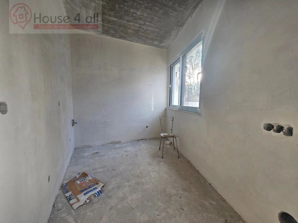 Moradia T4 para Venda em Santa Maria, São Pedro e Sobral da Lagoa Foto 11