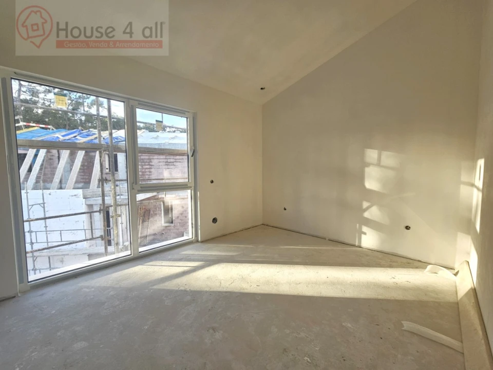 Moradia T4 para Venda em Santa Maria, São Pedro e Sobral da Lagoa Foto 17