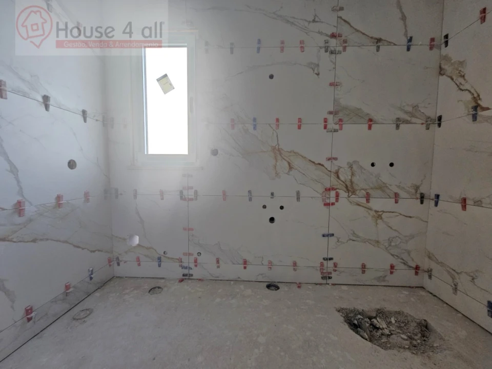 Moradia T4 para Venda em Santa Maria, São Pedro e Sobral da Lagoa Foto 20