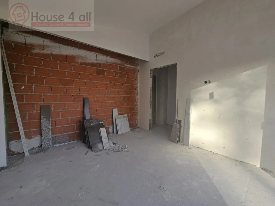 Moradia T4 para Venda em Santa Maria, São Pedro e Sobral da Lagoa Foto 24