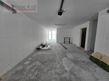 Moradia T4 para Venda em Santa Maria, São Pedro e Sobral da Lagoa
