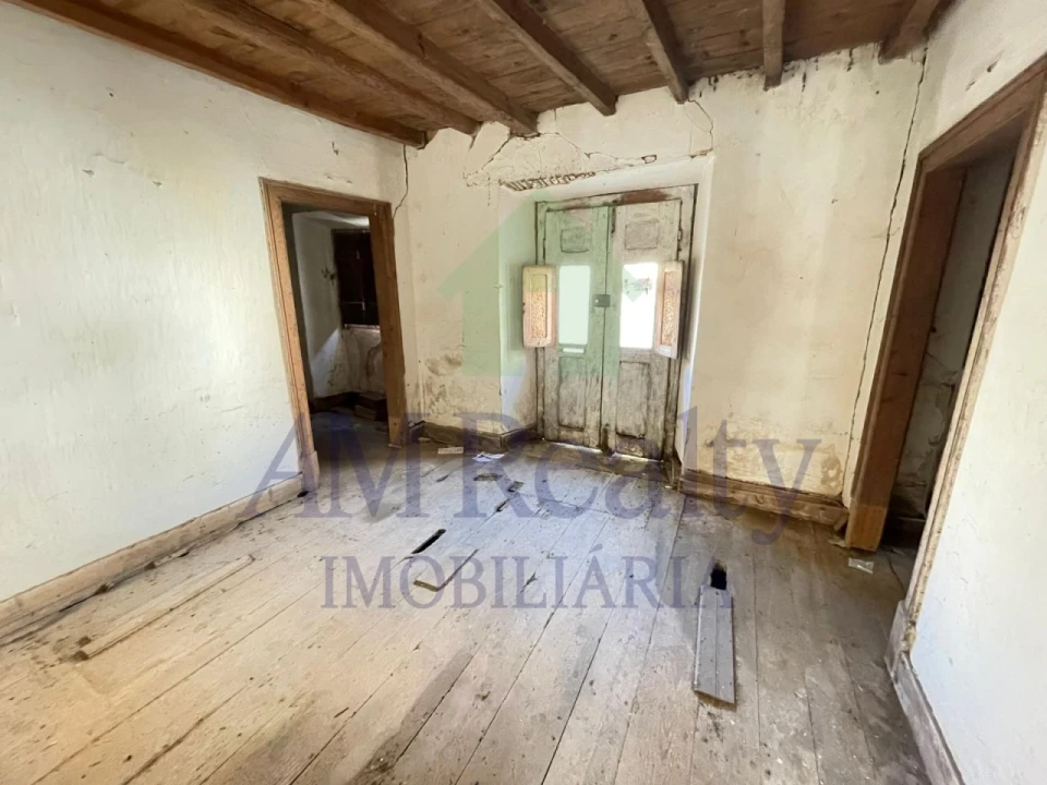 Moradia para Venda em Olho Marinho Foto 11