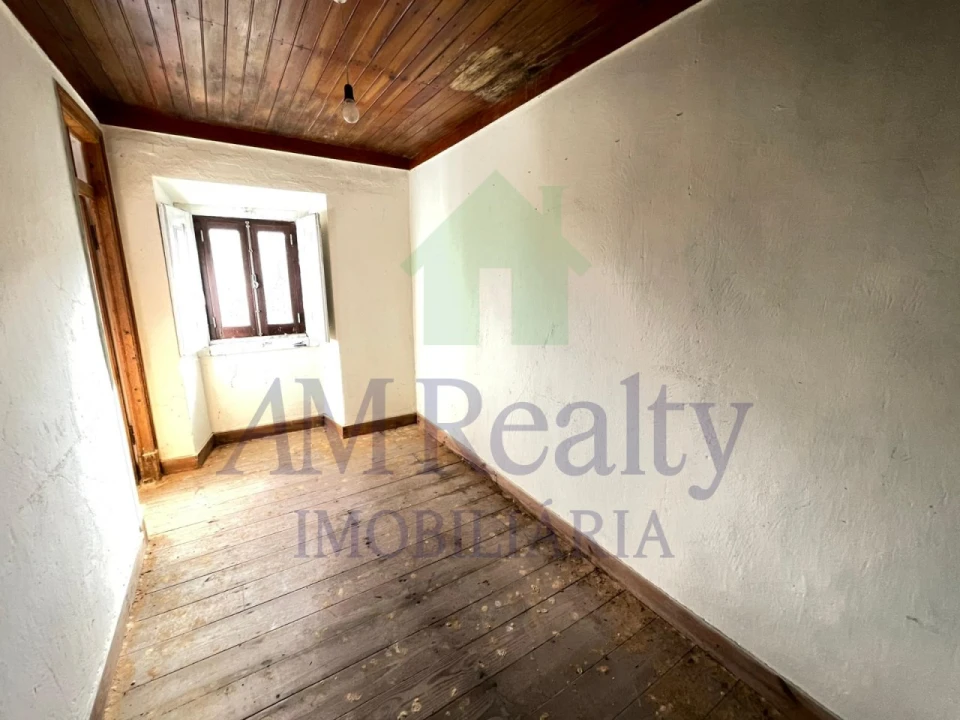 Moradia para Venda em Olho Marinho Foto 36