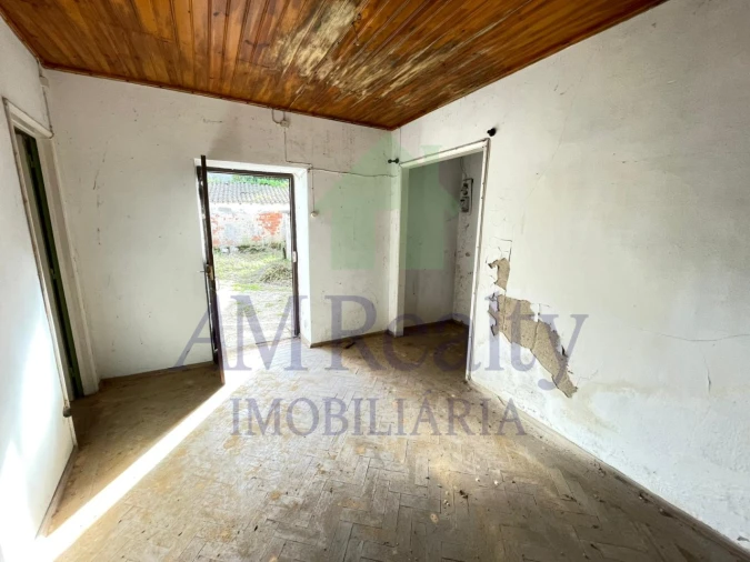 Moradia para Venda em Olho Marinho Foto 9