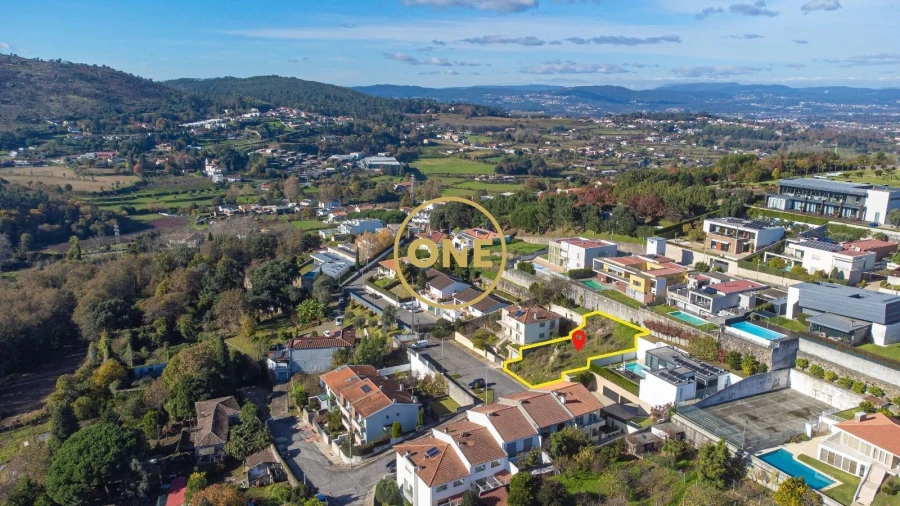 Terreno para Venda em Braga (Maximinos, Sé e Cividade) Foto 2