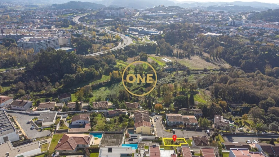 Terreno para Venda em Braga (Maximinos, Sé e Cividade) Foto 6