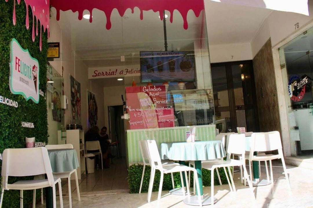 Prédio para Venda em Carcavelos e Parede Foto 6