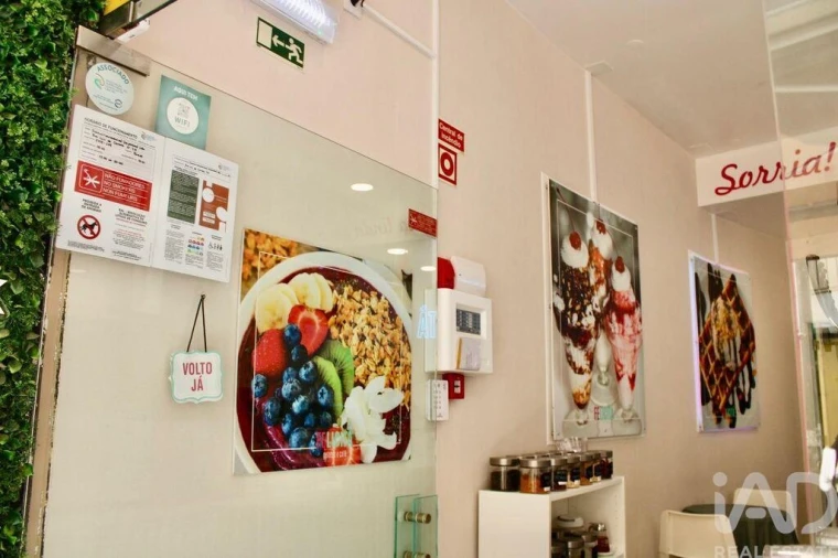 Prédio para Venda em Carcavelos e Parede Foto 14