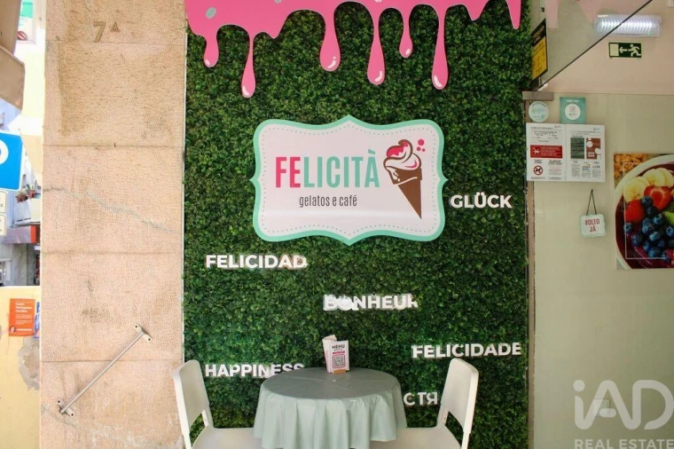 Prédio para Venda em Carcavelos e Parede Foto 5