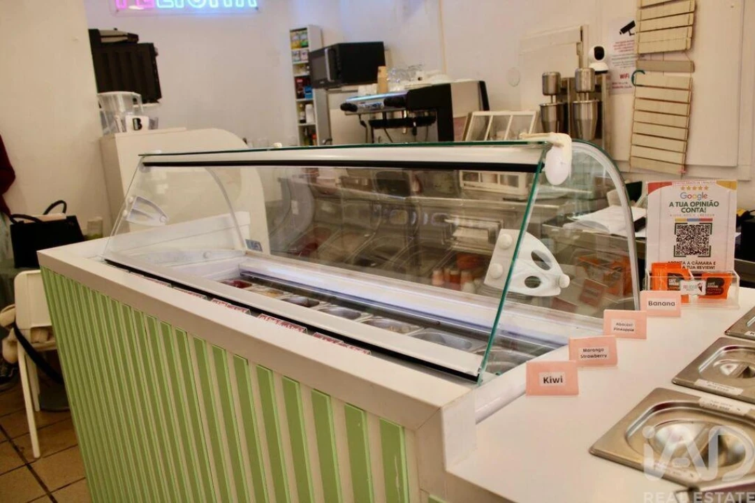 Prédio para Venda em Carcavelos e Parede Foto 13