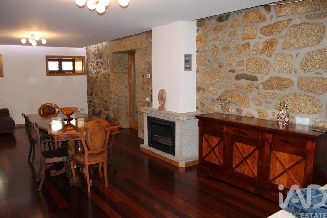 Moradia T6 para Venda em Gondifelos, Cavalões e Outiz Foto 12