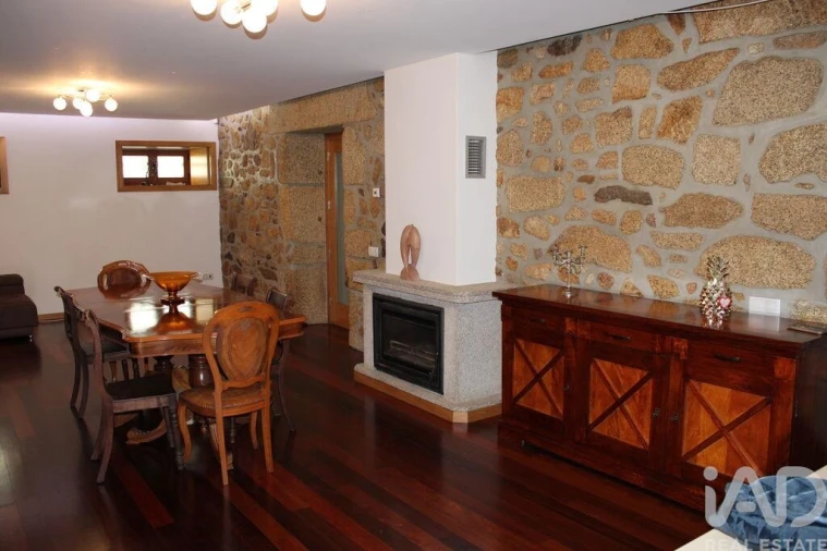 Moradia T6 para Venda em Gondifelos, Cavalões e Outiz Foto 12