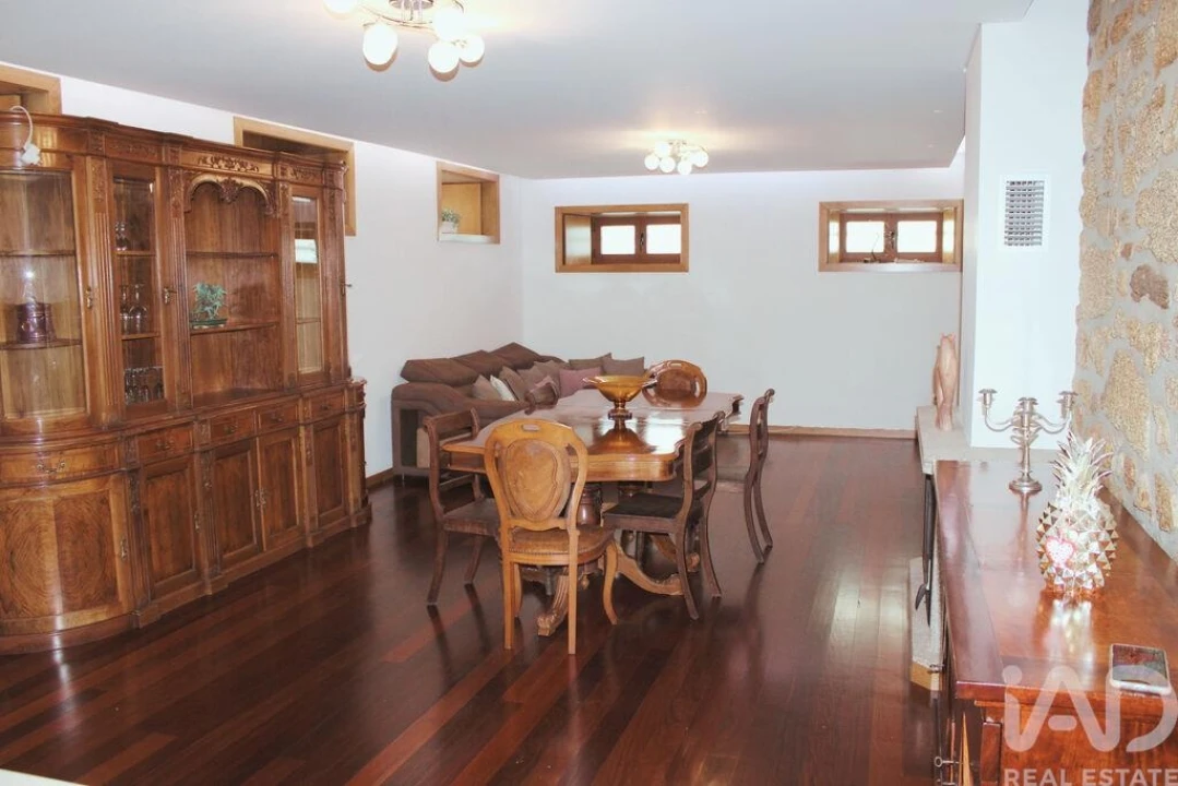 Moradia T6 para Venda em Gondifelos, Cavalões e Outiz Foto 26