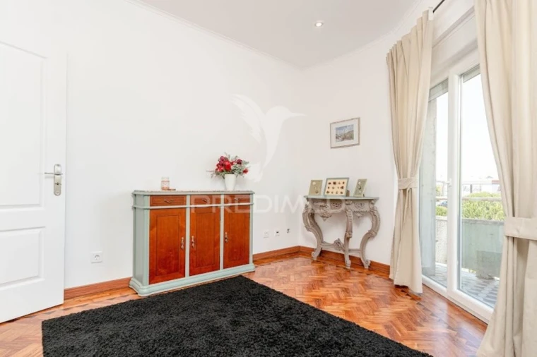 Apartamento T1 para Venda em Laranjeiro e Feijó Foto 6