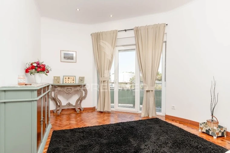 Apartamento T1 para Venda em Laranjeiro e Feijó Foto 3