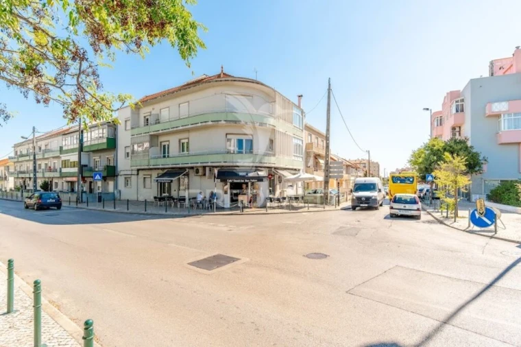 Apartamento T1 para Venda em Laranjeiro e Feijó Foto 18