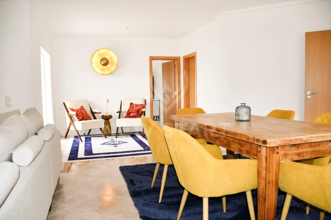 Moradia T4 para Venda em Quelfes Foto 3