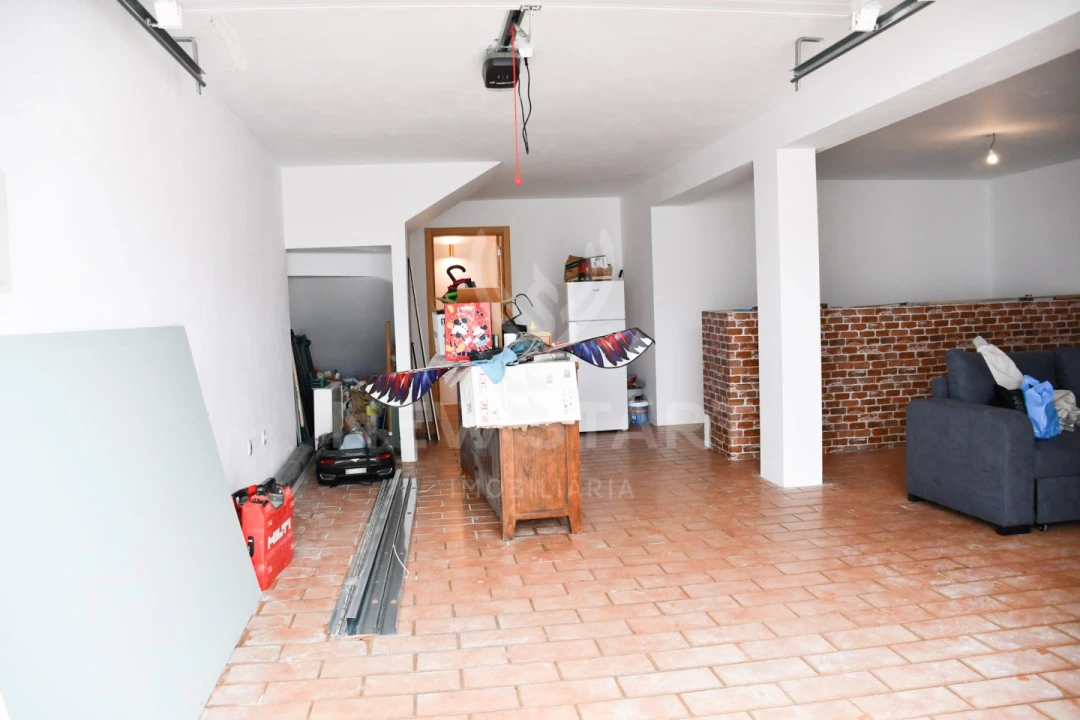 Moradia T4 para Venda em Quelfes Foto 21