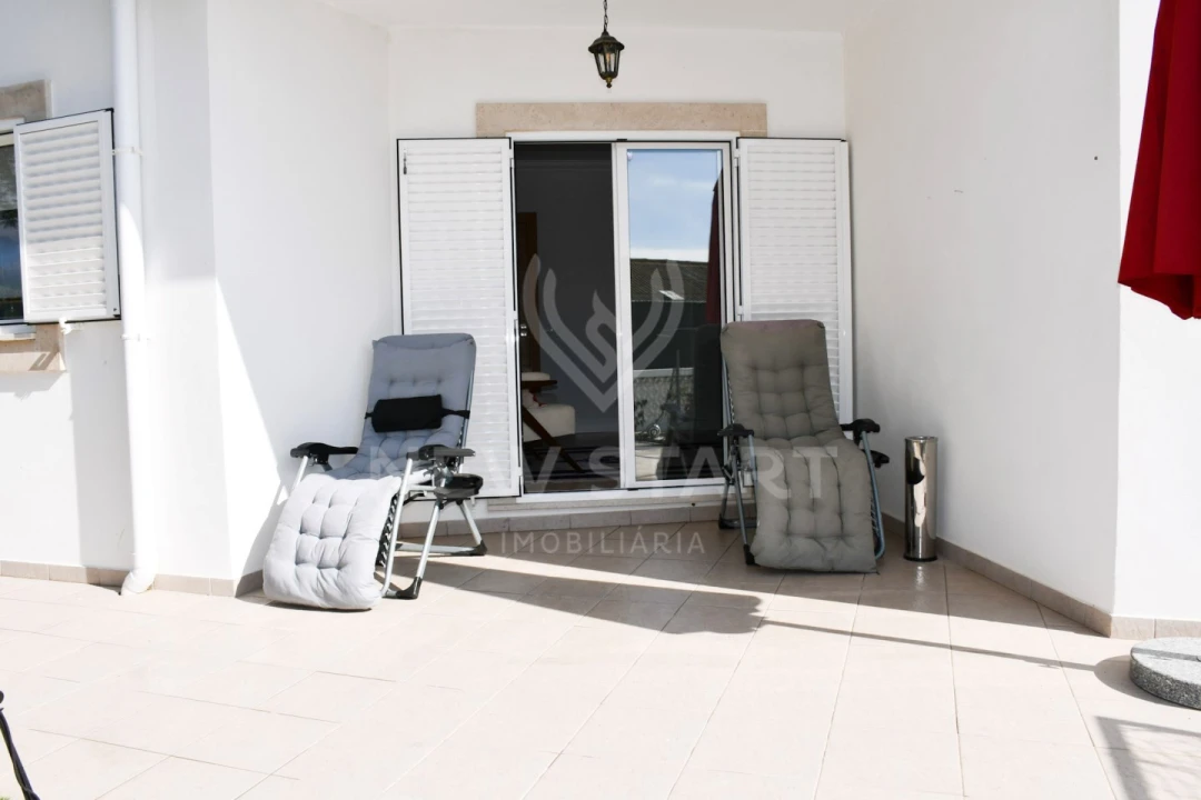 Moradia T4 para Venda em Quelfes Foto 47