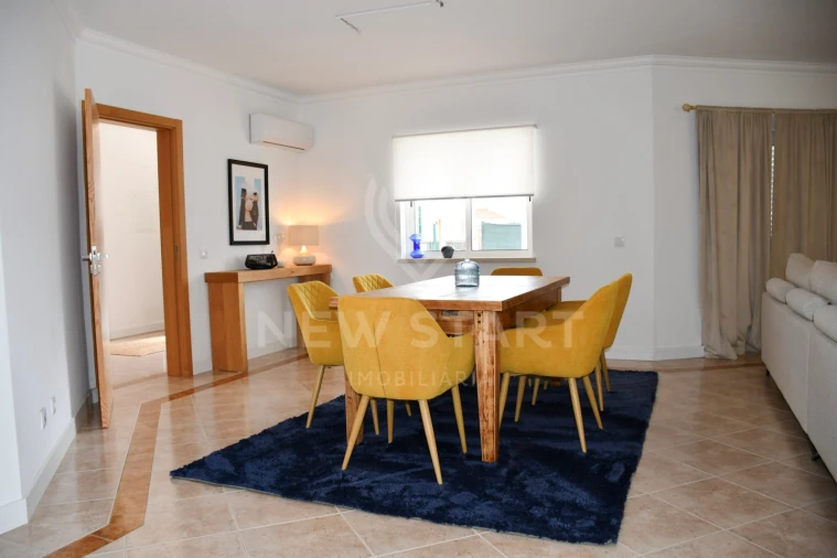 Moradia T4 para Venda em Quelfes Foto 5