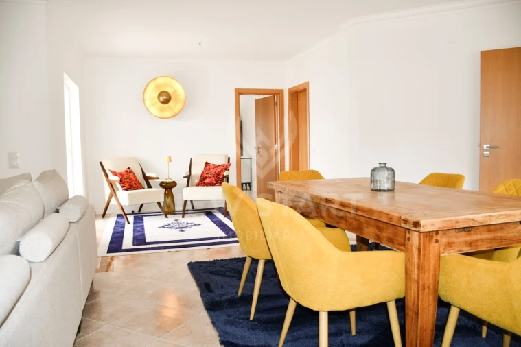 Moradia T4 para Venda em Quelfes Foto 7