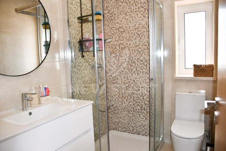 Moradia T4 para Venda em Quelfes Foto 27