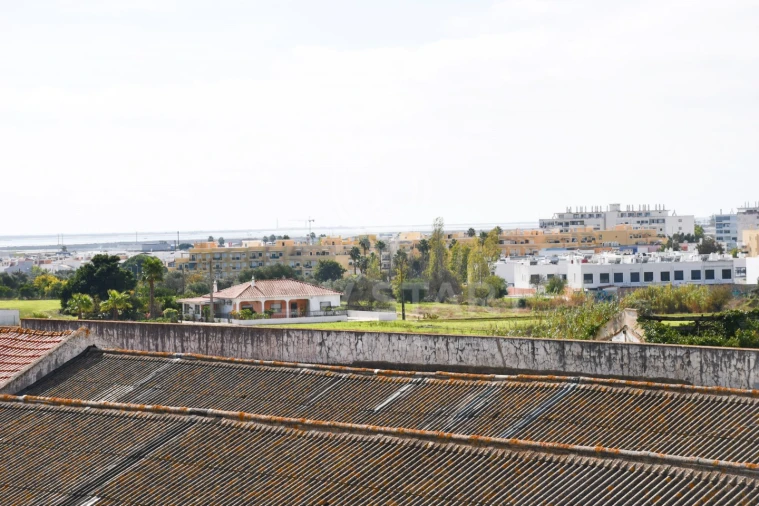 Moradia T4 para Venda em Quelfes Foto 37